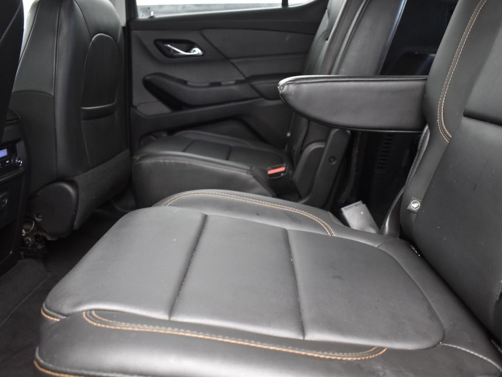 2019 Mosaic Black Metallic Chevrolet Traverse 3LT FWD SUV