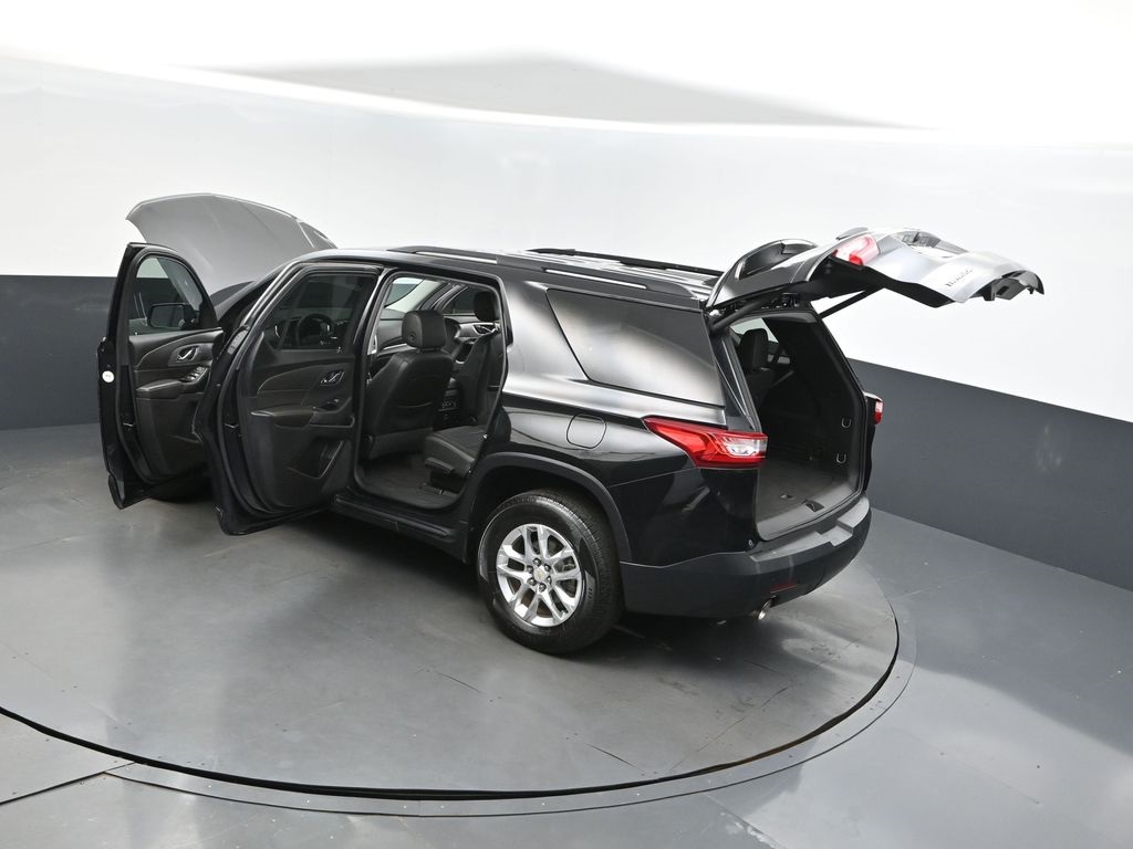 2019 Mosaic Black Metallic Chevrolet Traverse 3LT FWD SUV