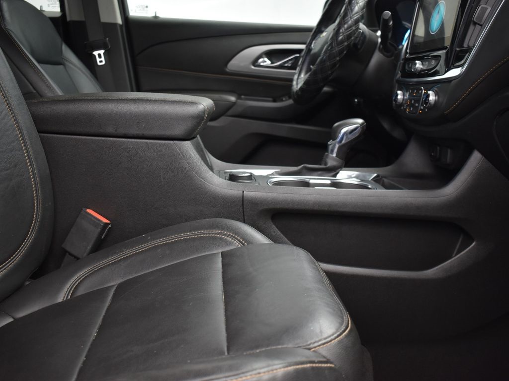 2019 Mosaic Black Metallic Chevrolet Traverse 3LT FWD SUV