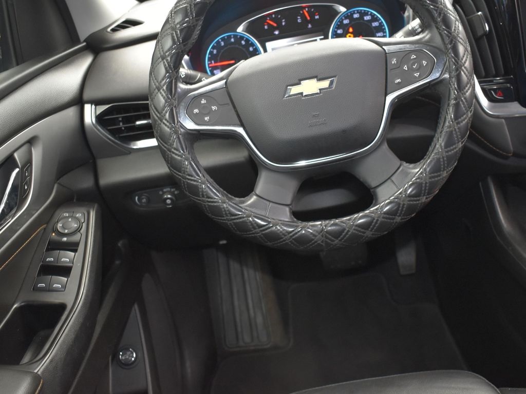 2019 Mosaic Black Metallic Chevrolet Traverse 3LT FWD SUV
