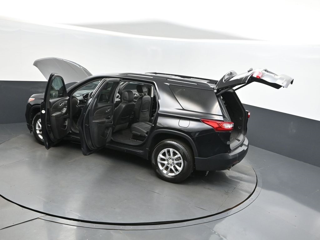 2019 Mosaic Black Metallic Chevrolet Traverse 3LT FWD SUV