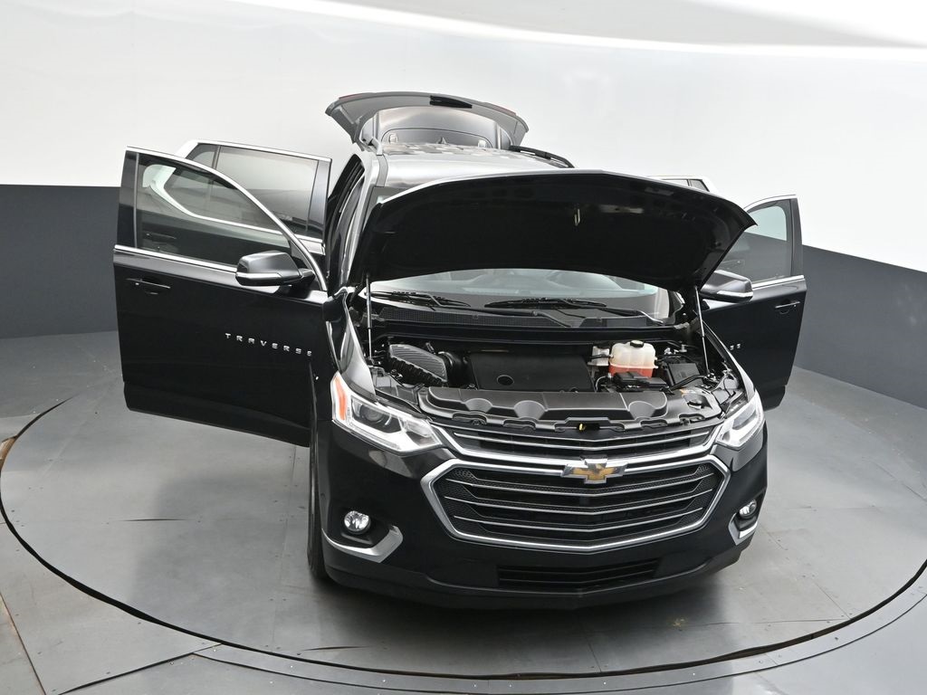 2019 Mosaic Black Metallic Chevrolet Traverse 3LT FWD SUV