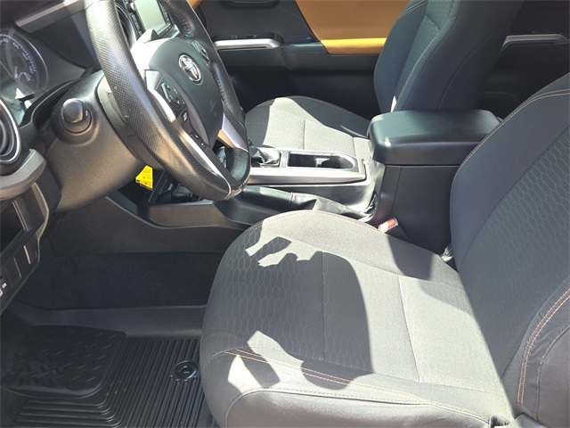 2016 Toyota Tacoma SR5 Double Cab photo 13