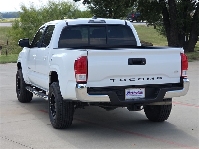 2016 Toyota Tacoma SR5 Double Cab photo 3