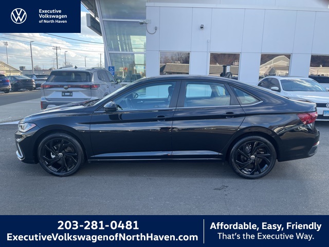 2025 Volkswagen Jetta SE's photo