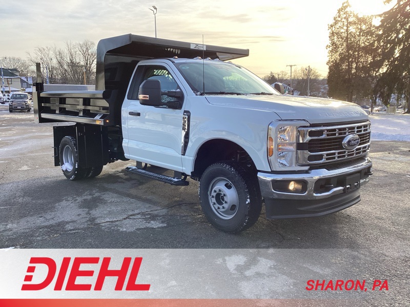 2025 Ford F-350 Super Duty Chassis Cab XL's photo