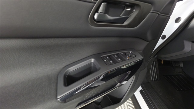 2025 Everest White Pearl Tricoat Nissan Pathfinder SV FWD SUV