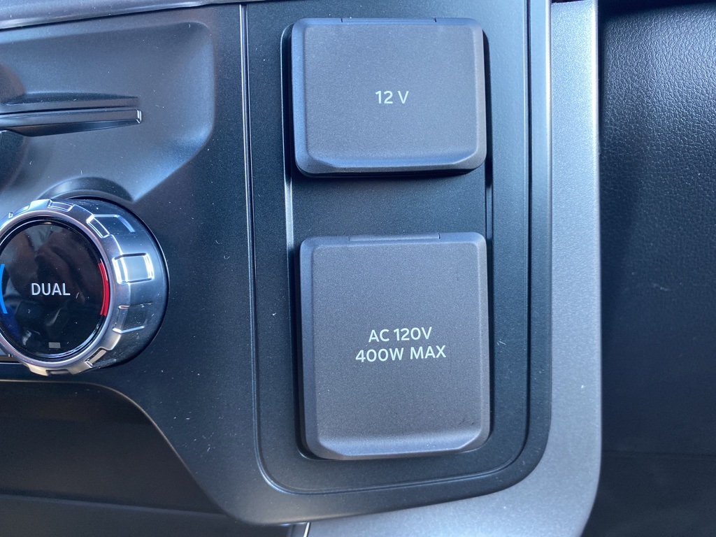 2025 Ford F-150 XLT photo 2
