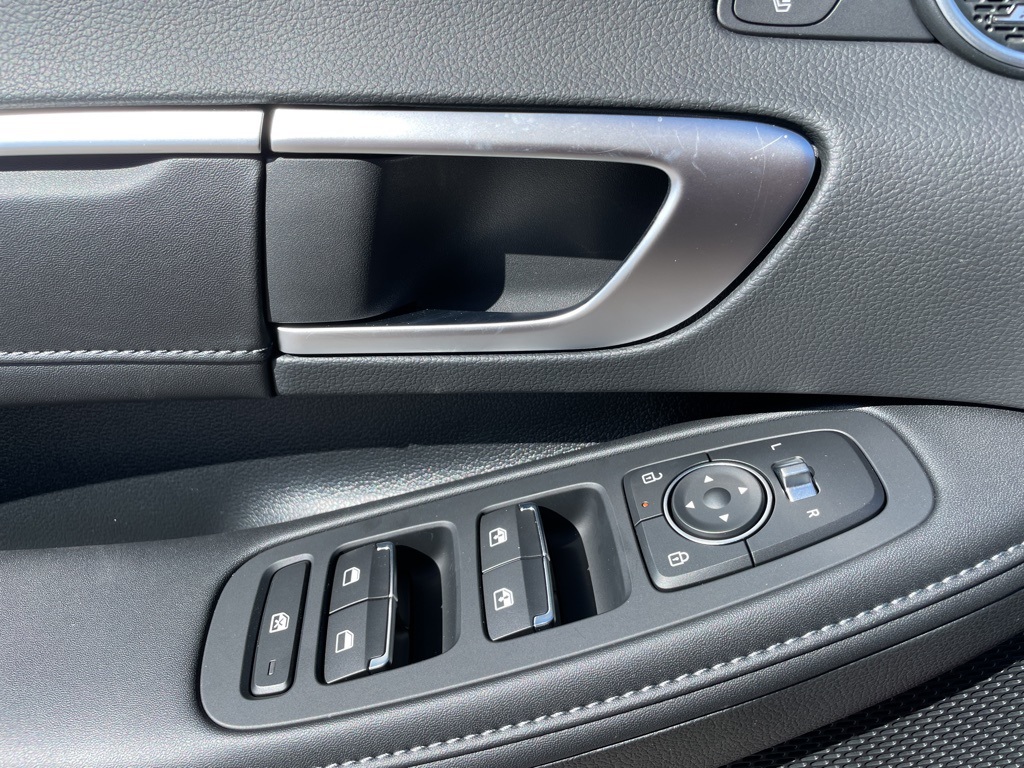 2025 Hyundai Sonata Hybrid Limited photo 11