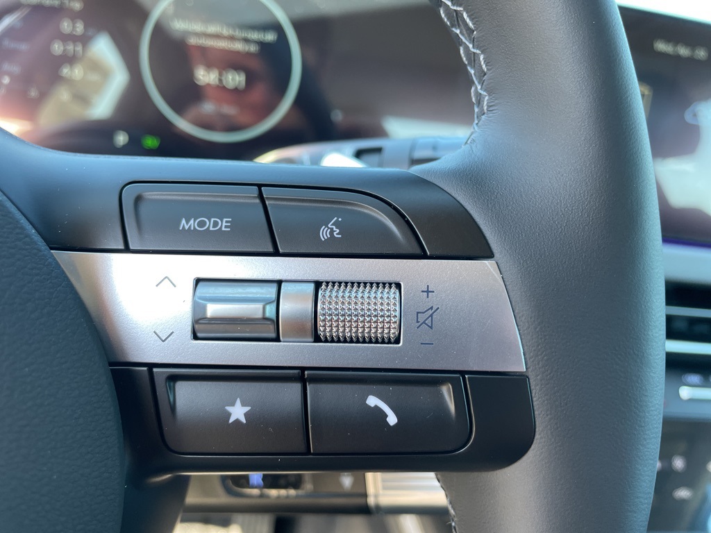 2025 Hyundai Sonata Hybrid Limited photo 18