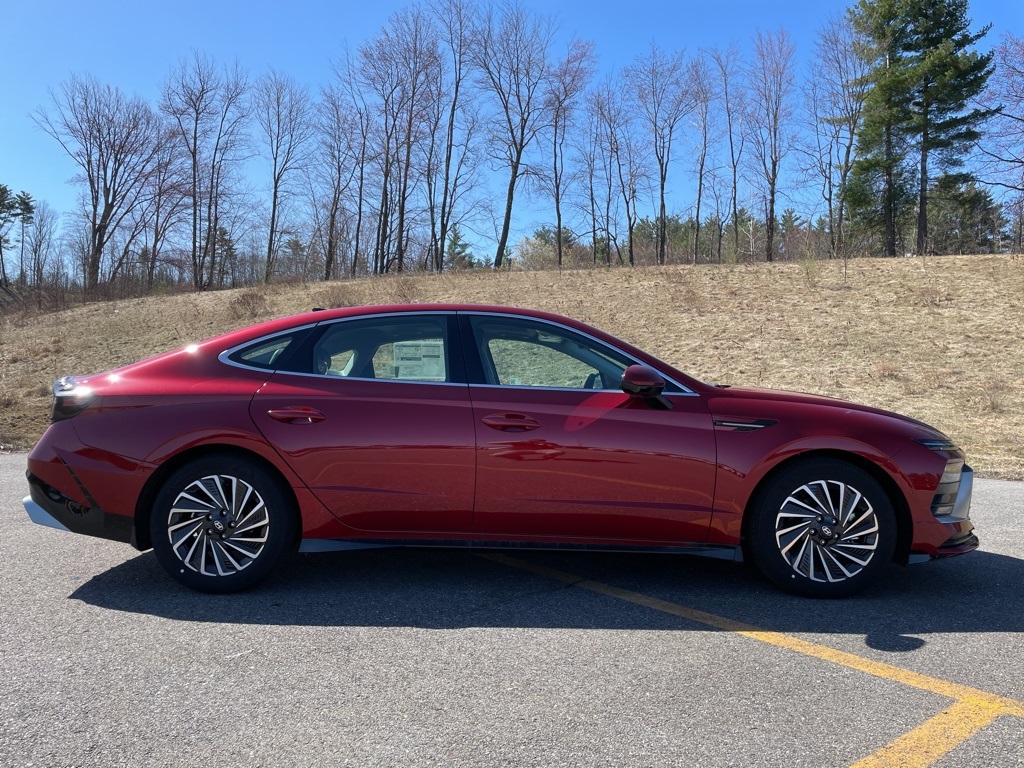 2025 Hyundai Sonata Hybrid Limited photo 3