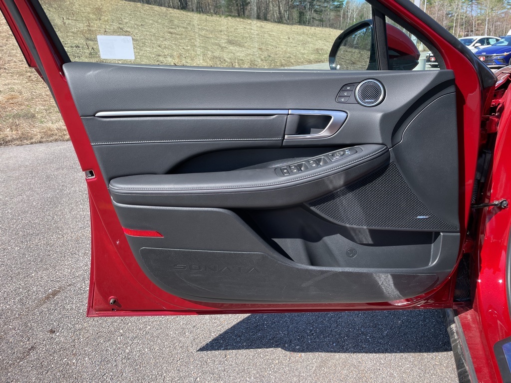 2025 Hyundai Sonata Hybrid Limited photo 9