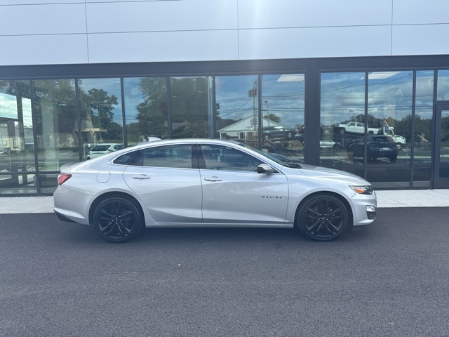 2021 Chevrolet Malibu 1LT photo 2