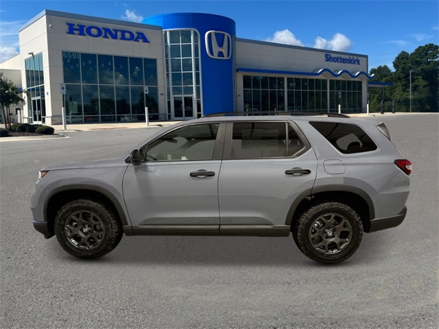 2025 Honda Pilot TrailSport photo 2