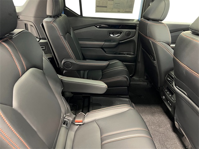 2025 Honda Pilot TrailSport photo 35