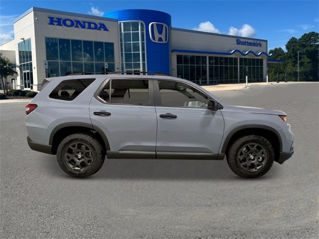 2025 Honda Pilot TrailSport photo 8