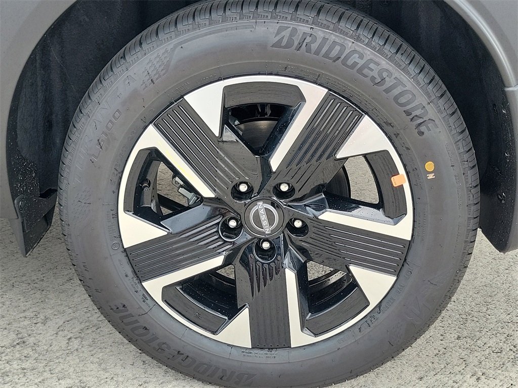 new 2025 Nissan Kicks car, priced at $23,732