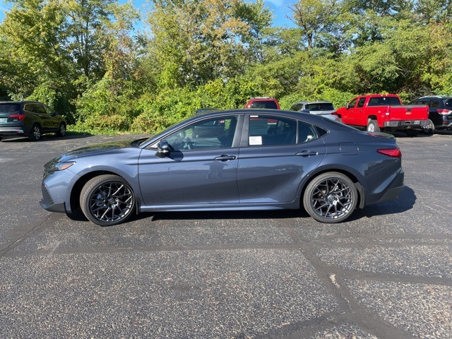2026 Toyota Camry SE photo 2