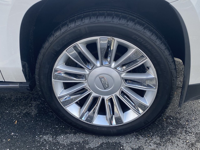 used 2016 Cadillac Escalade ESV car, priced at $18,995