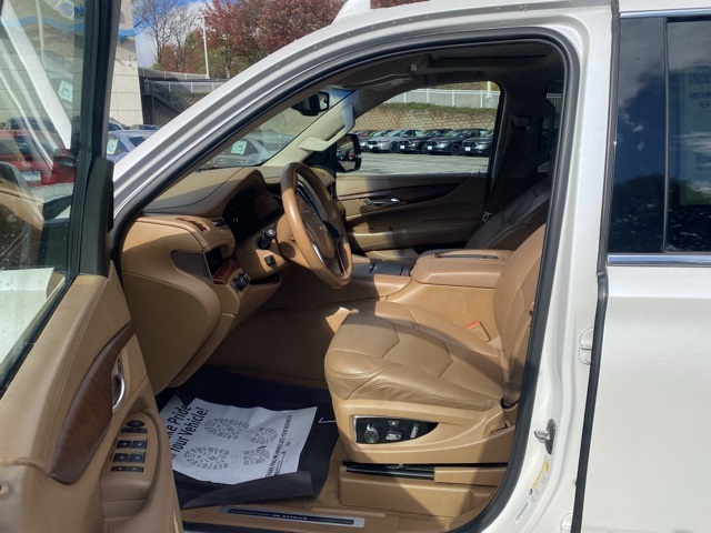 used 2016 Cadillac Escalade ESV car, priced at $18,995