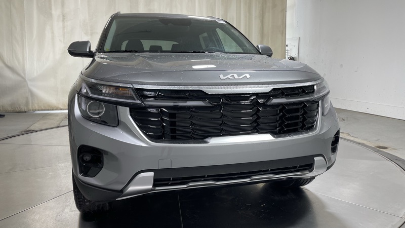 2026 Kia Seltos EX photo 2