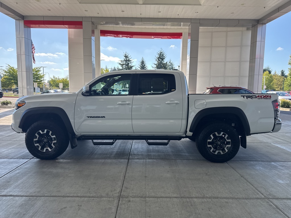 2023 Toyota Tacoma TRD photo 7