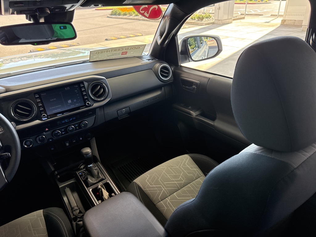 2023 Toyota Tacoma TRD photo 17