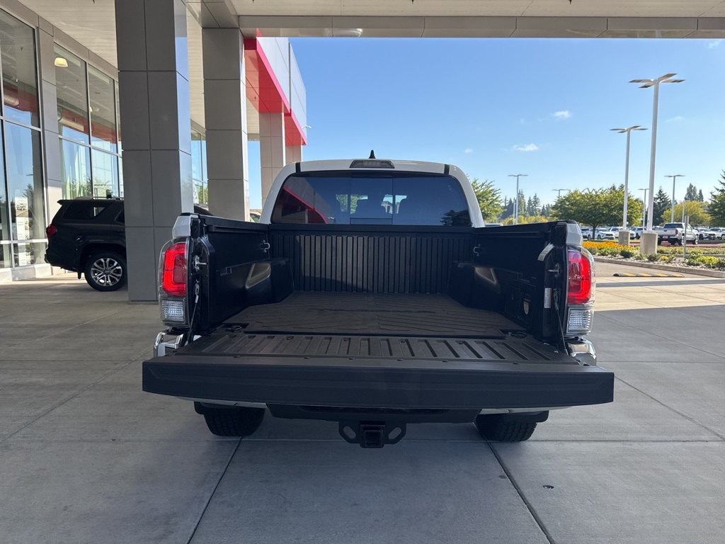 2023 Toyota Tacoma TRD photo 5