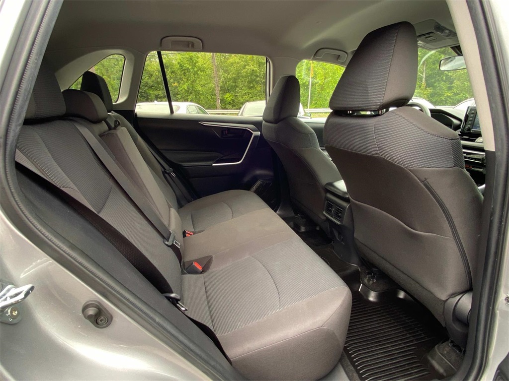 2022 Silver Sky Metallic Toyota RAV4 LE AWD SUV