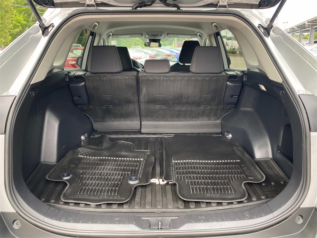 2022 Silver Sky Metallic Toyota RAV4 LE AWD SUV
