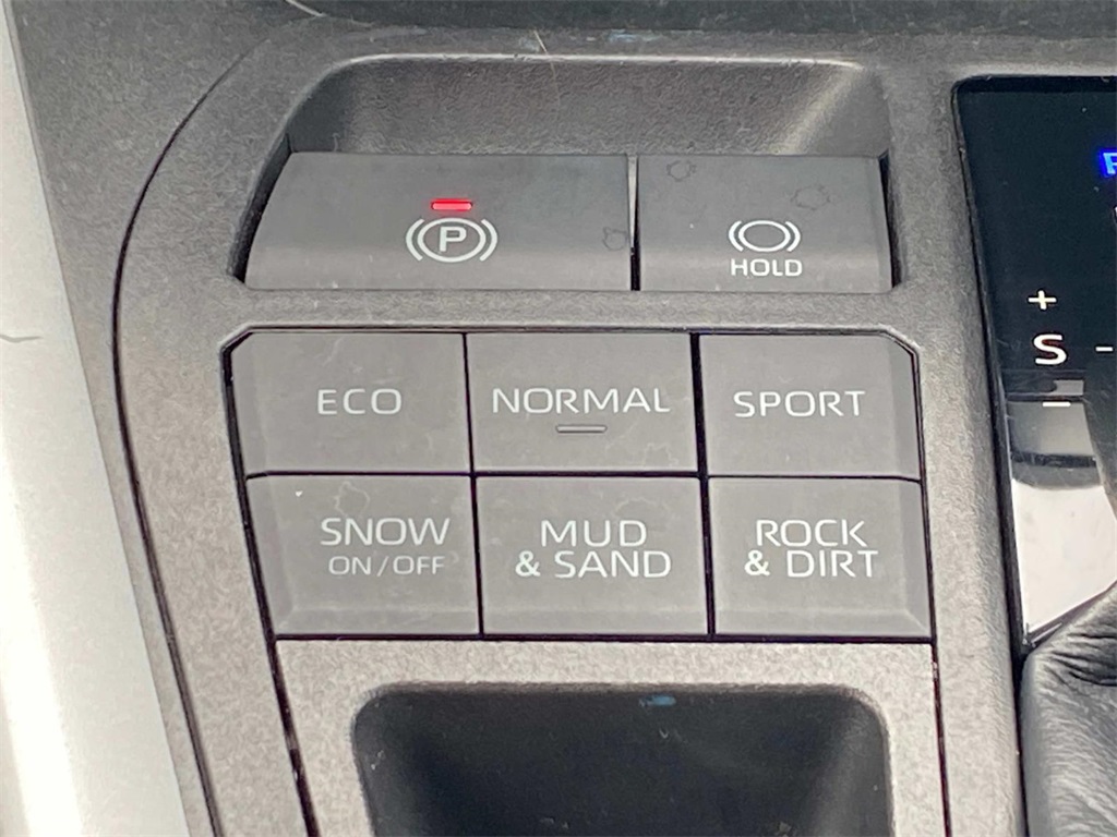 2022 Silver Sky Metallic Toyota RAV4 LE AWD SUV