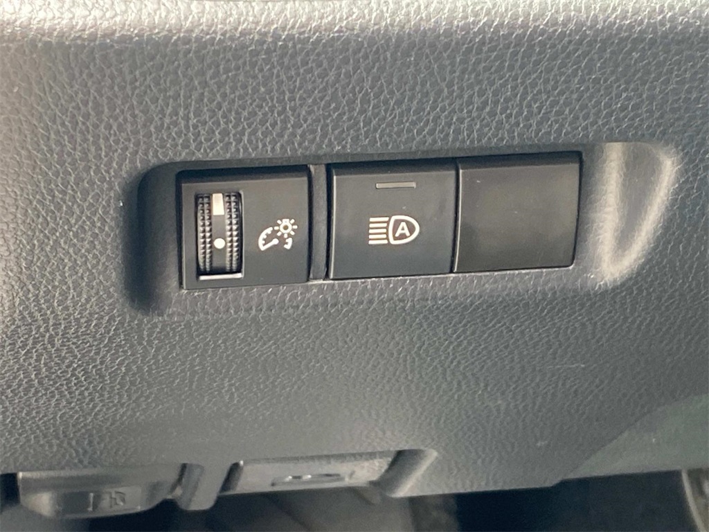 2022 Silver Sky Metallic Toyota RAV4 LE AWD SUV