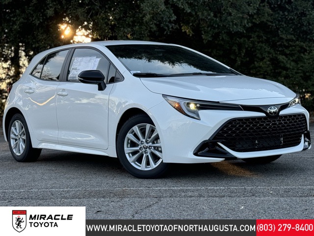 2026 Toyota Corolla Hatchback SE's photo