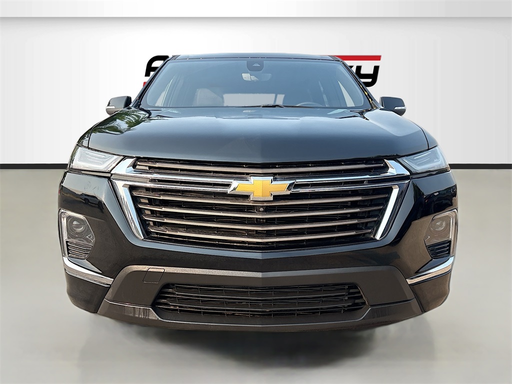 2023 Chevrolet Traverse High Country photo 2