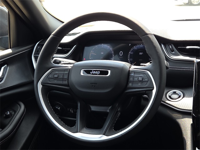 2025 Jeep Grand Cherokee Laredo Altitude photo 11