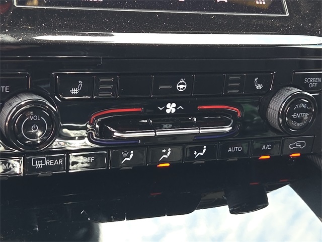 2025 Jeep Grand Cherokee Laredo Altitude photo 18