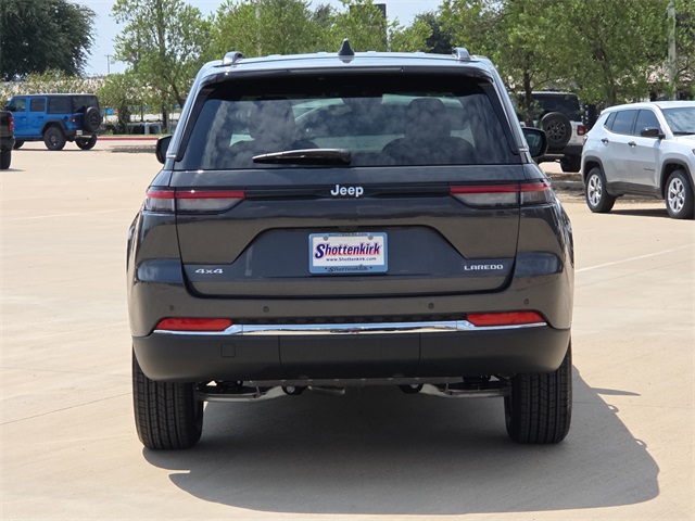 2025 Jeep Grand Cherokee Laredo Altitude photo 6