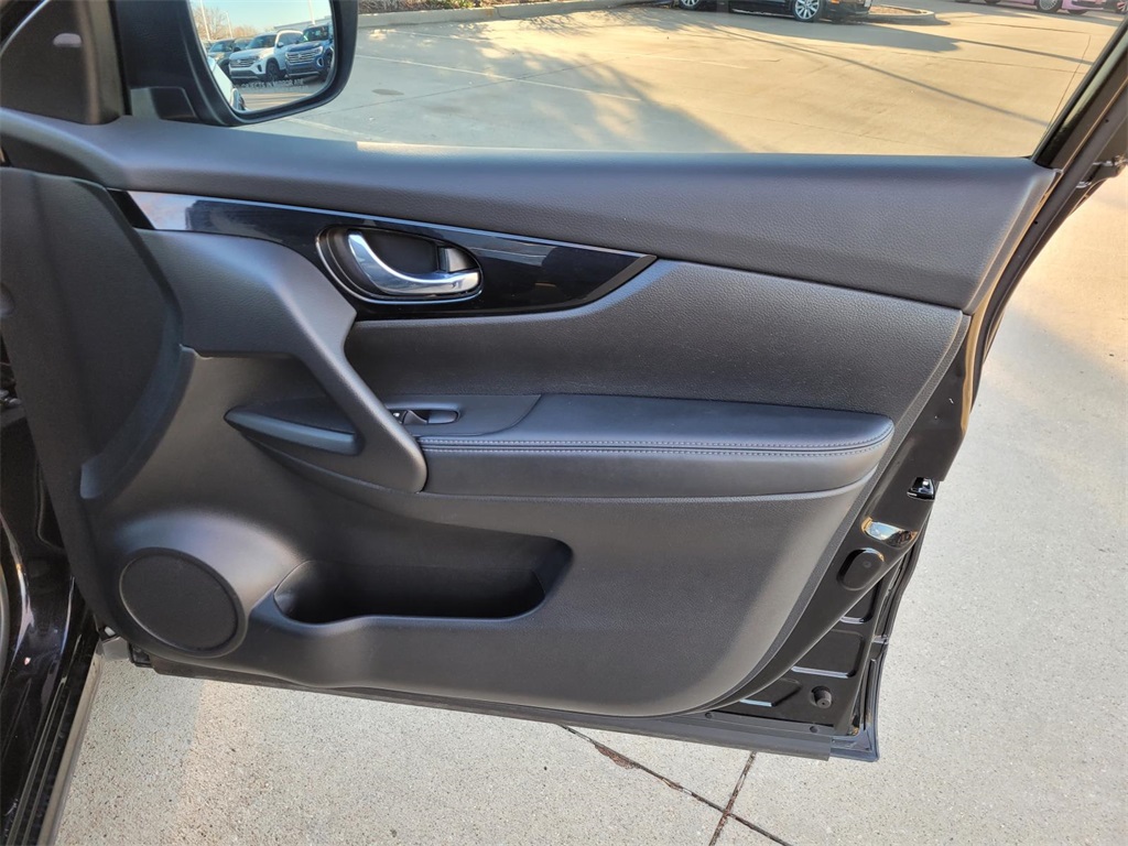 used 2020 Nissan Rogue Sport car, priced at $13,900