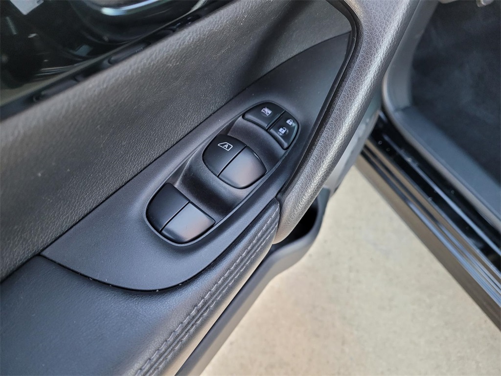 used 2020 Nissan Rogue Sport car, priced at $13,900