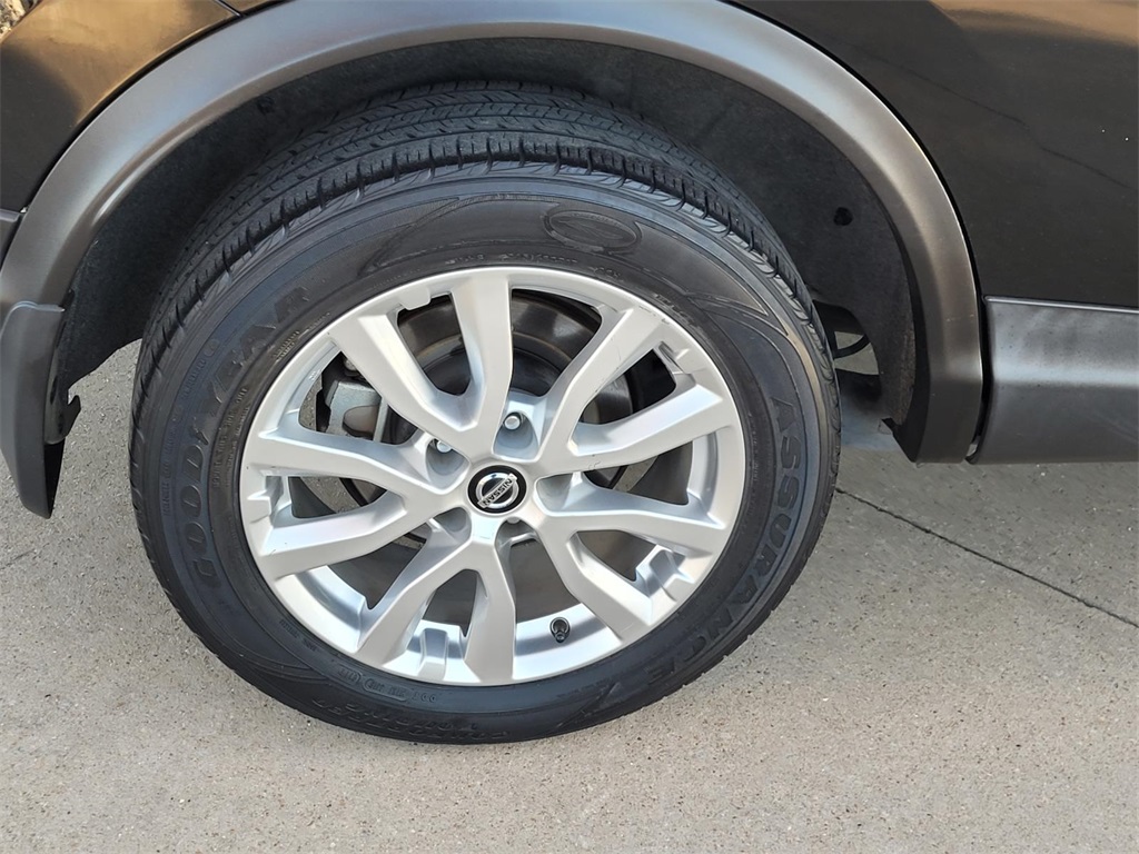 used 2020 Nissan Rogue Sport car, priced at $13,900