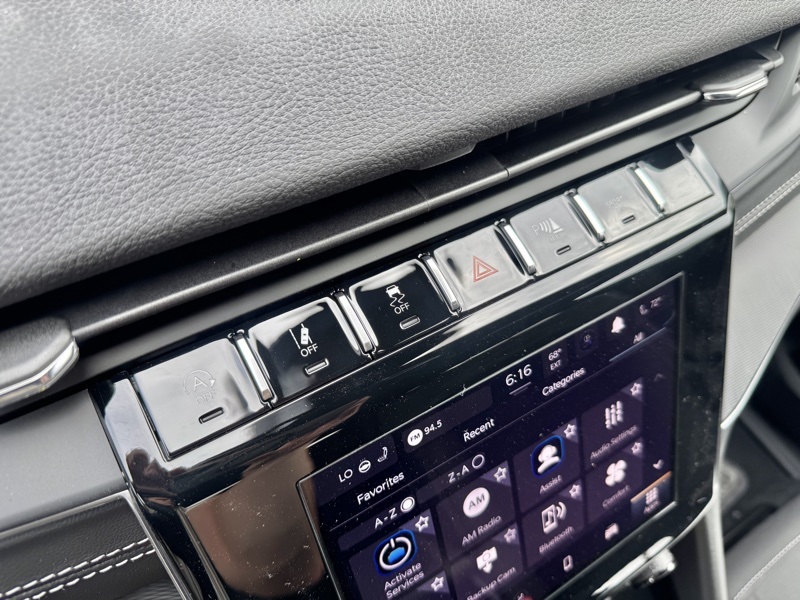 2025 Jeep Grand Cherokee Laredo X photo 15