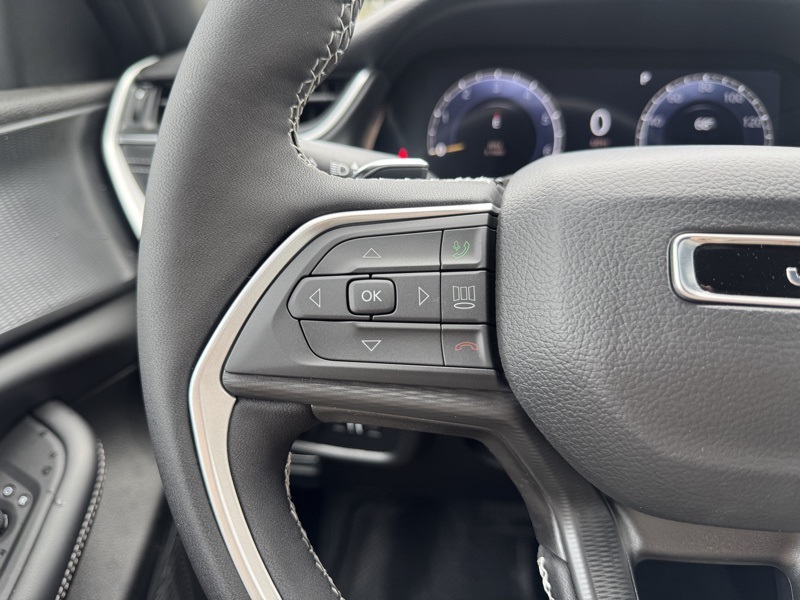 2025 Jeep Grand Cherokee Laredo X photo 25