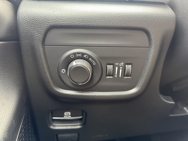 2025 Jeep Grand Cherokee Laredo X photo 28