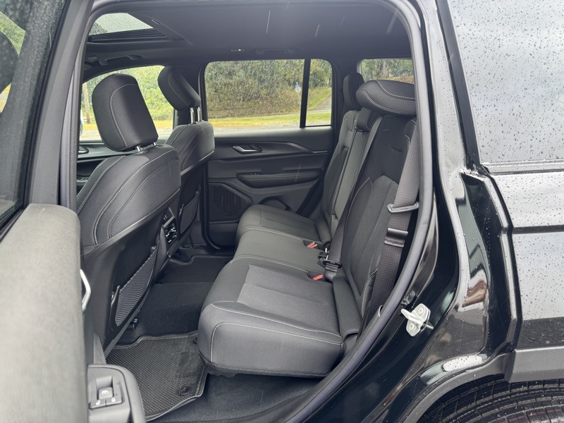 2025 Jeep Grand Cherokee Laredo X photo 34