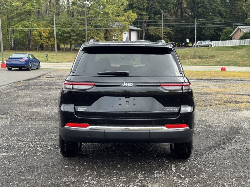 2025 Jeep Grand Cherokee Laredo X photo 3