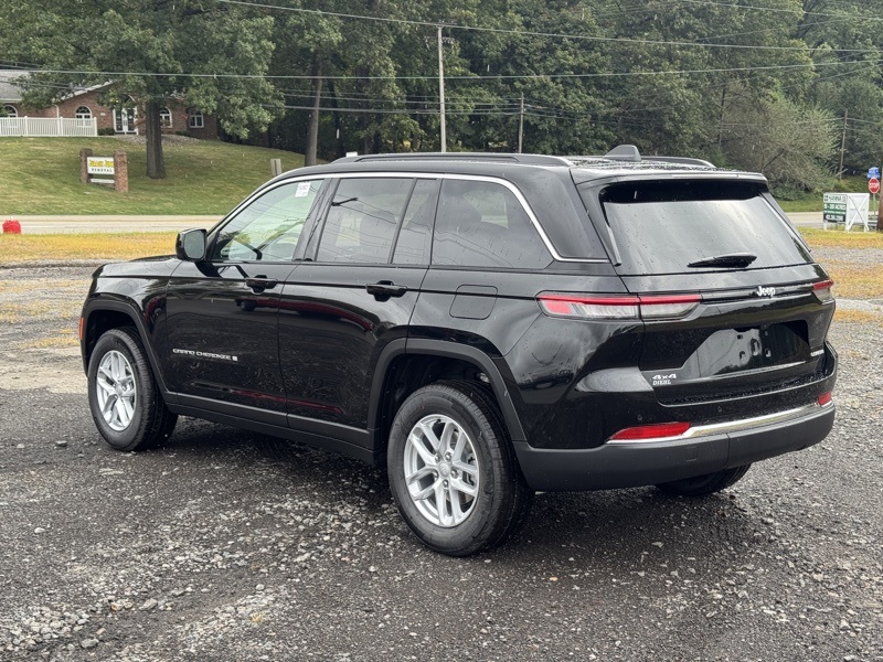 2025 Jeep Grand Cherokee Laredo X photo 4