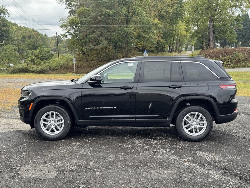 2025 Jeep Grand Cherokee Laredo X photo 5