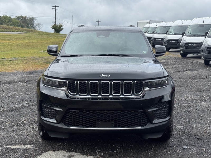 2025 Jeep Grand Cherokee Laredo X photo 7