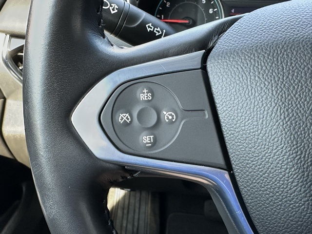 2021 Graphite Metallic Chevrolet Traverse LT AWD SUV