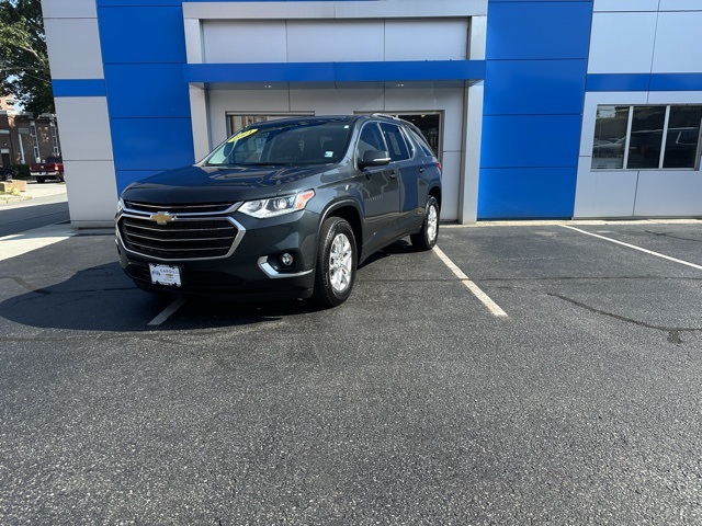 2021 Graphite Metallic Chevrolet Traverse LT AWD SUV